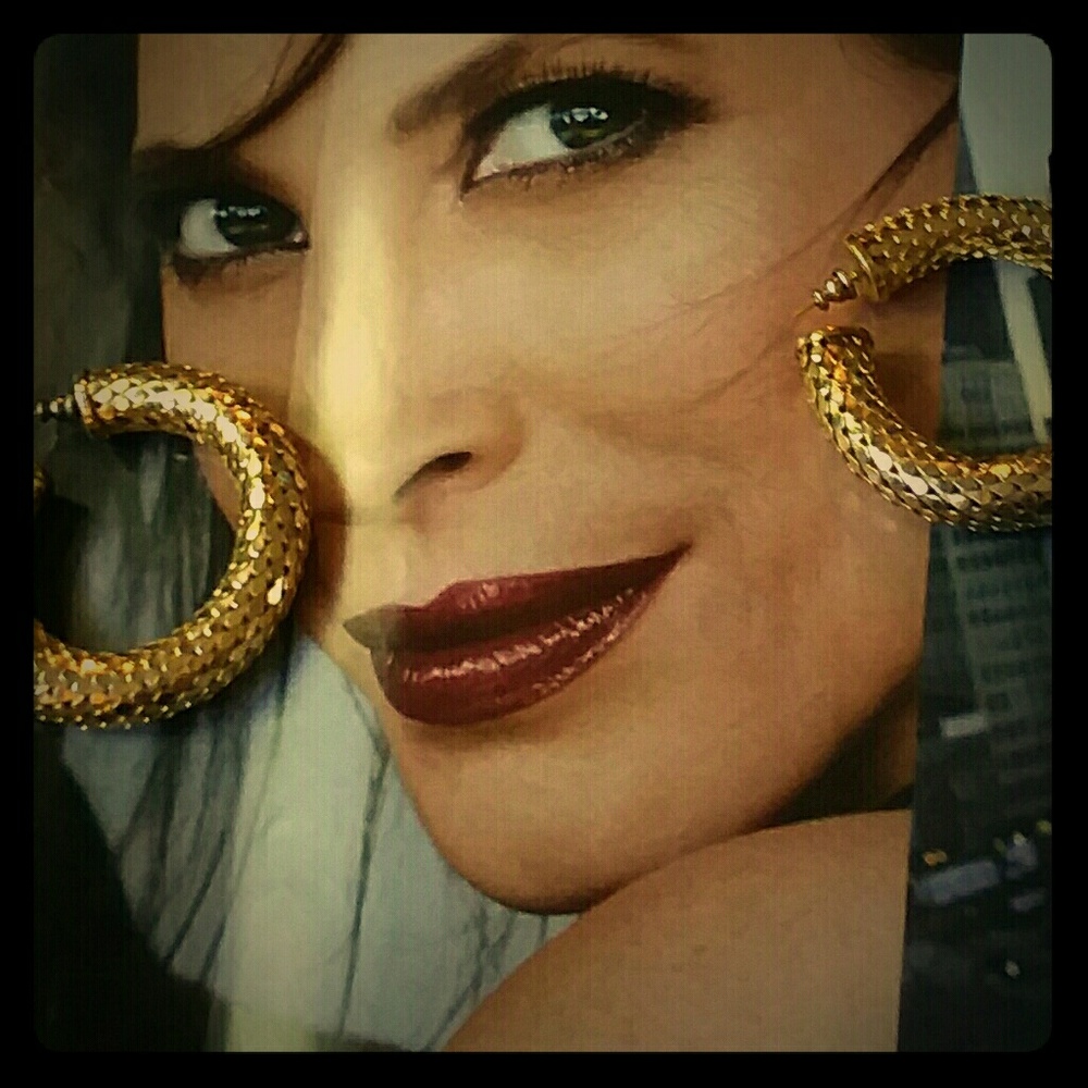 VINTAGE 70'S ERA GOLD TEXTURED DISCO EARRINGS!